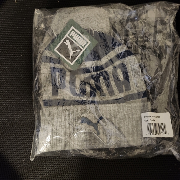 Pom Beanie - Picture 1 of 2